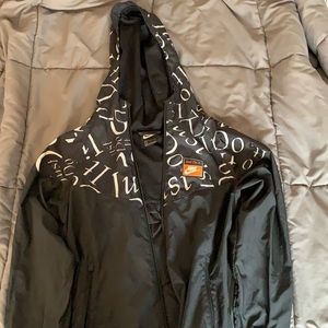 nike windbreaker